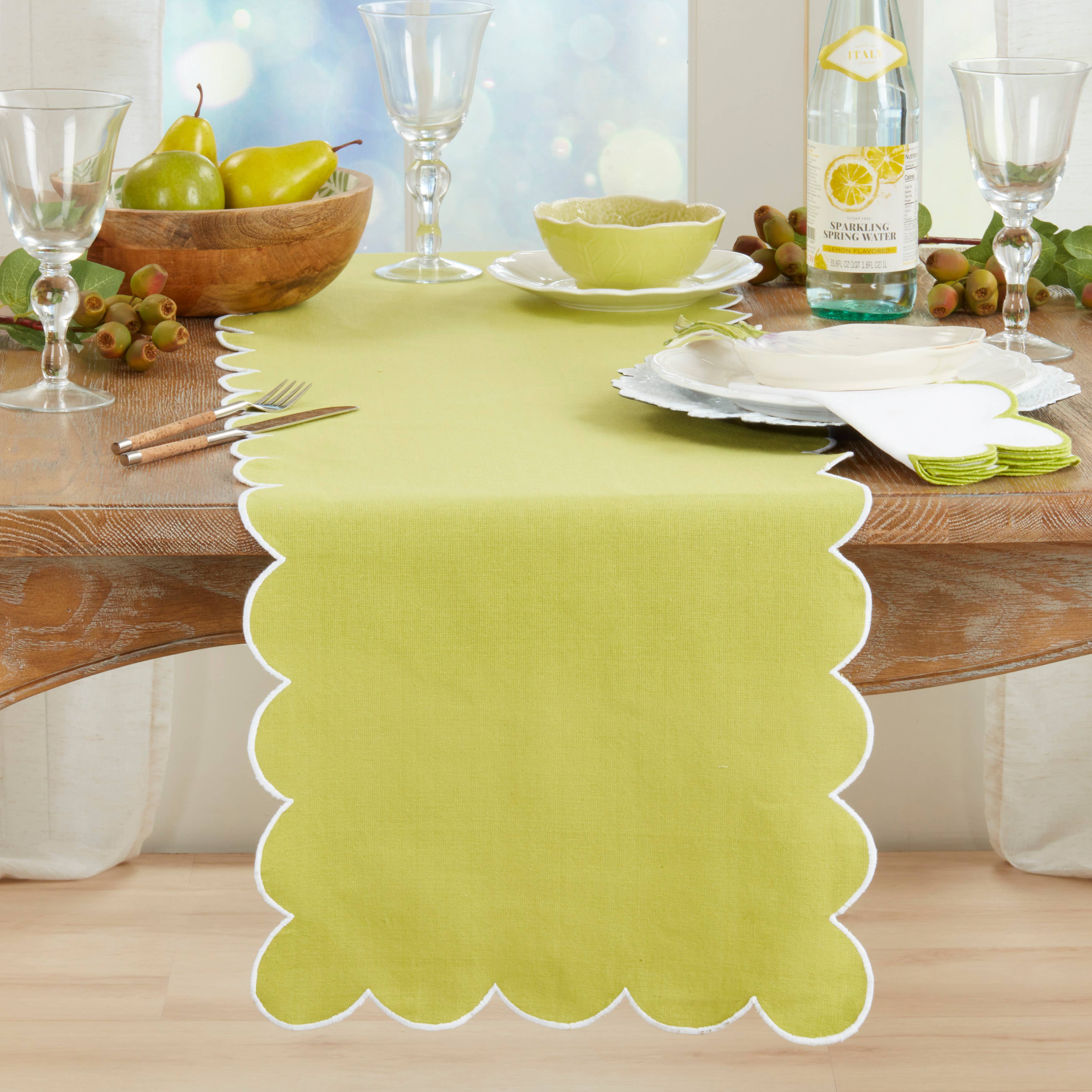 Saro Lifestyle - Wholesale Table Runner - Cotton Scalloped Table Runner15