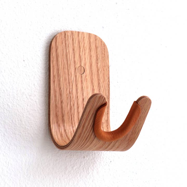 OneFortyThree – wholesale Wall hook – Ukulele guitar hook - oak with saddle leather