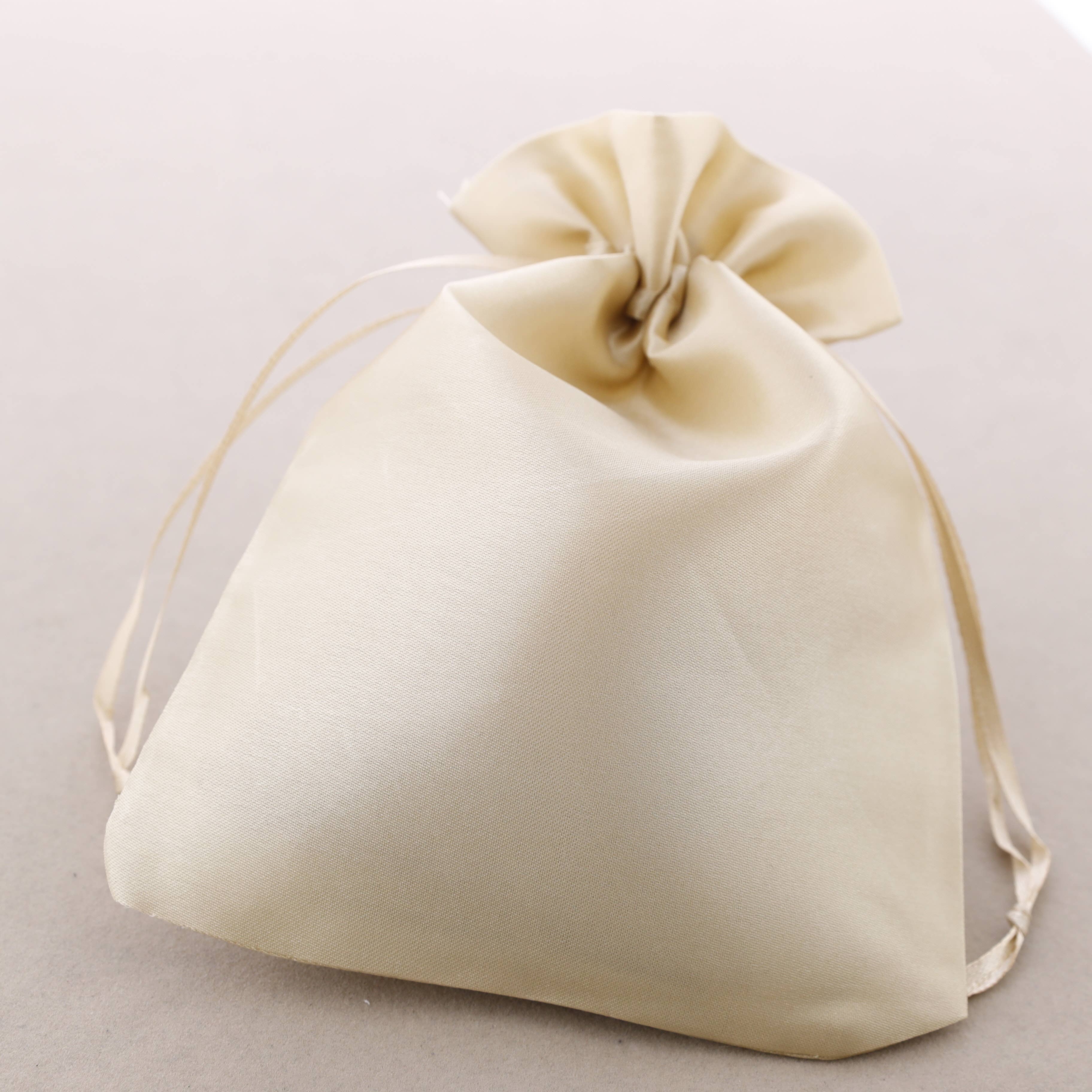 Sonata – wholesale Jewellery stand & display – Satin Taupe Bags 8x10.5 cm 25 pieces0