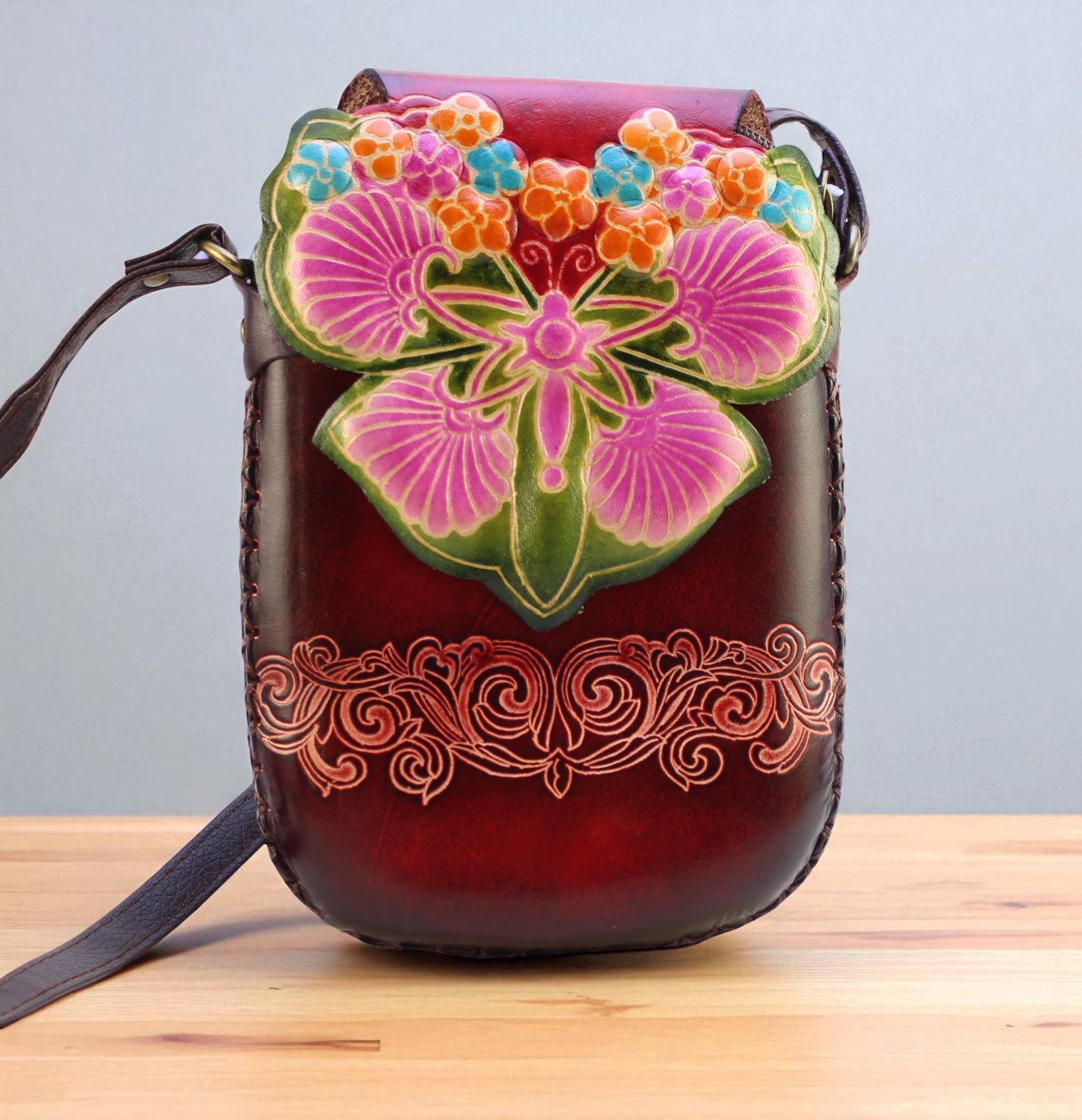 Sunflower Handmade leather inc - Vendita all'ingrosso Tracolla - Donna - Borsa a tracolla rettangolare in pelle fatta a mano con farfalla per telefono.5