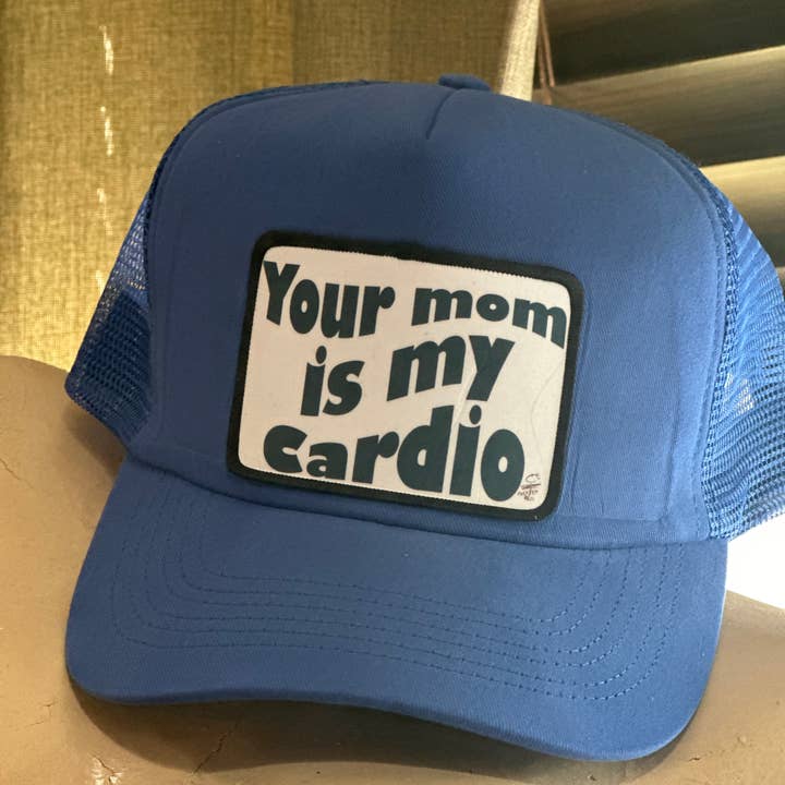 Din mor er min cardio-hat (flere farveindstillinger) for engroshandel hos Crooked Halo