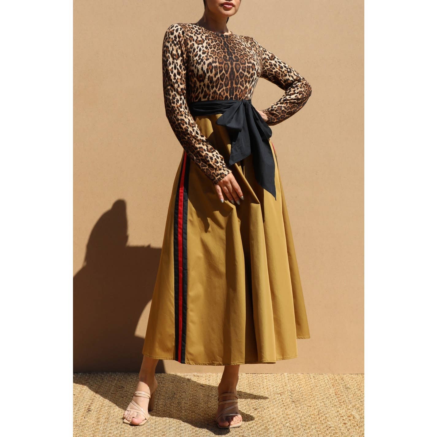 Black Pearl Clothing - Venta al por mayor Vestido - Mujer - Vestido largo chic con estampado de leopardo3