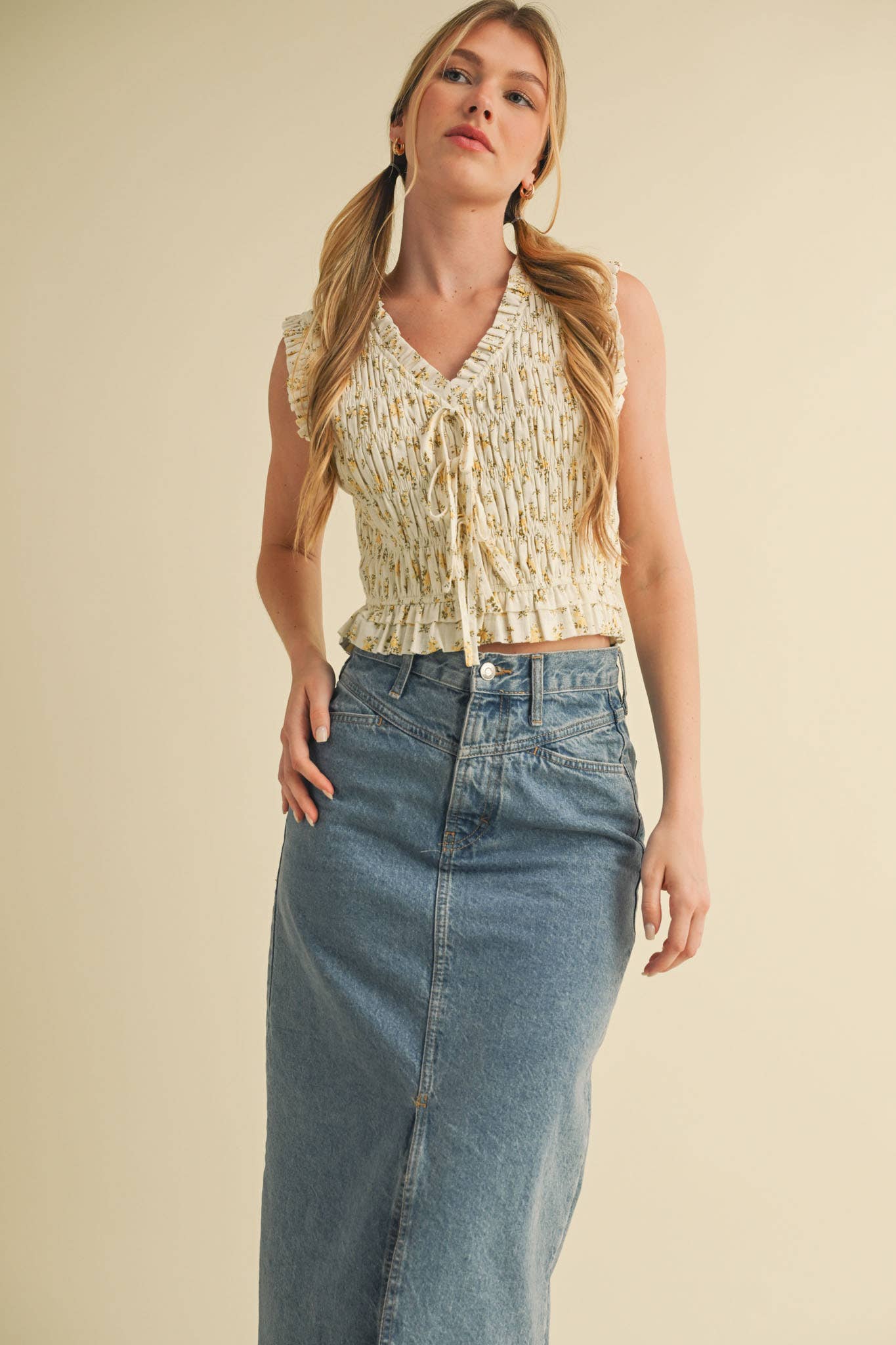 &MERCI - Wholesale Blouse - Women's - SMOCKED RUFFLE TIE FRONT TOP MTP39943