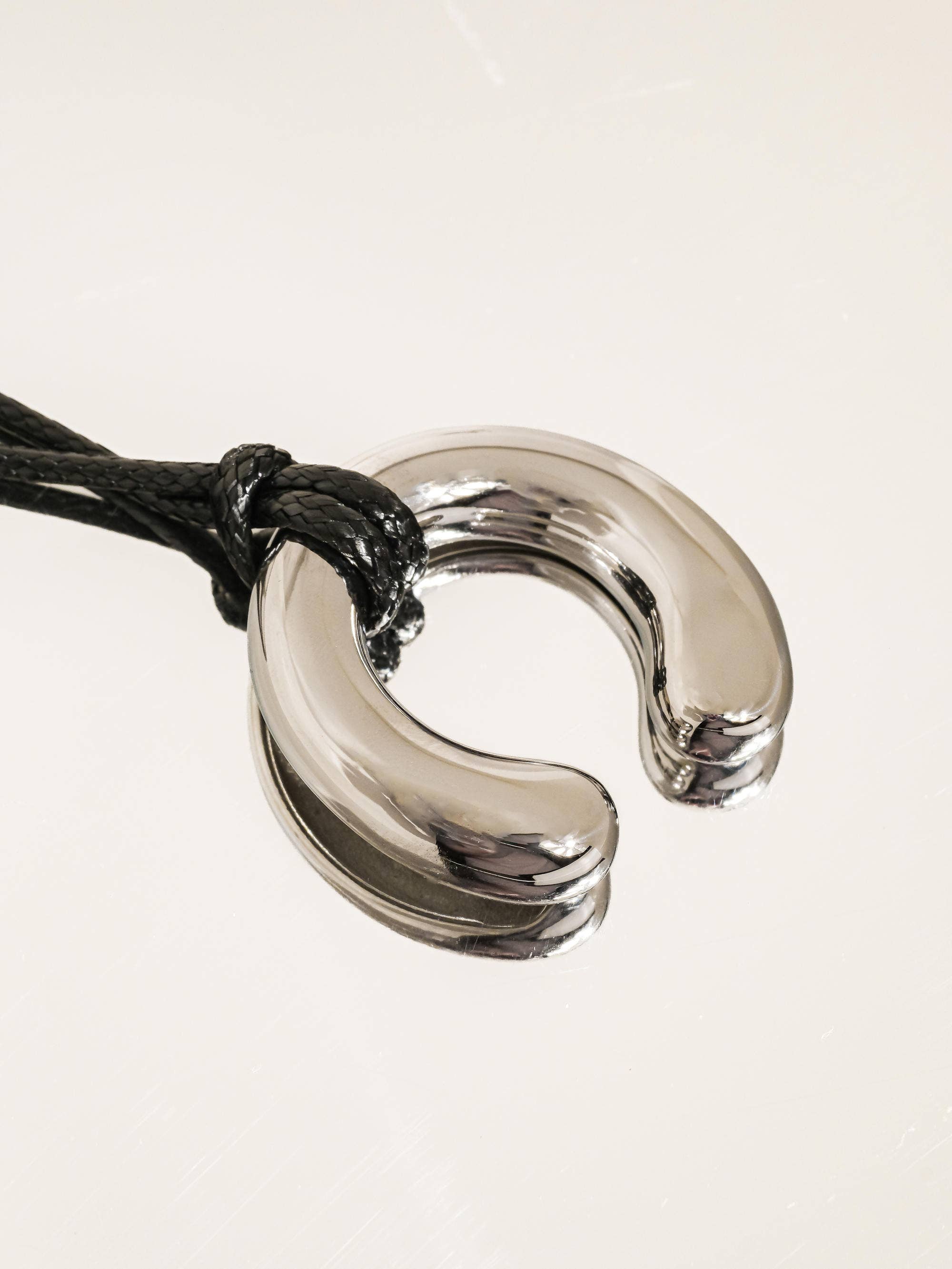 Flânerie by MAIQ - Vente Colliers à pendentif - Collier Pull Fer à Cheval Valeska en Or 18K Inaltérable1