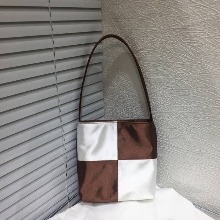 SueSilkHK – wholesale Shoulder bag – women's – Elegant Vintage Style Satin Colorblocking Women's Bag - With Featured Synthetic Fabric11