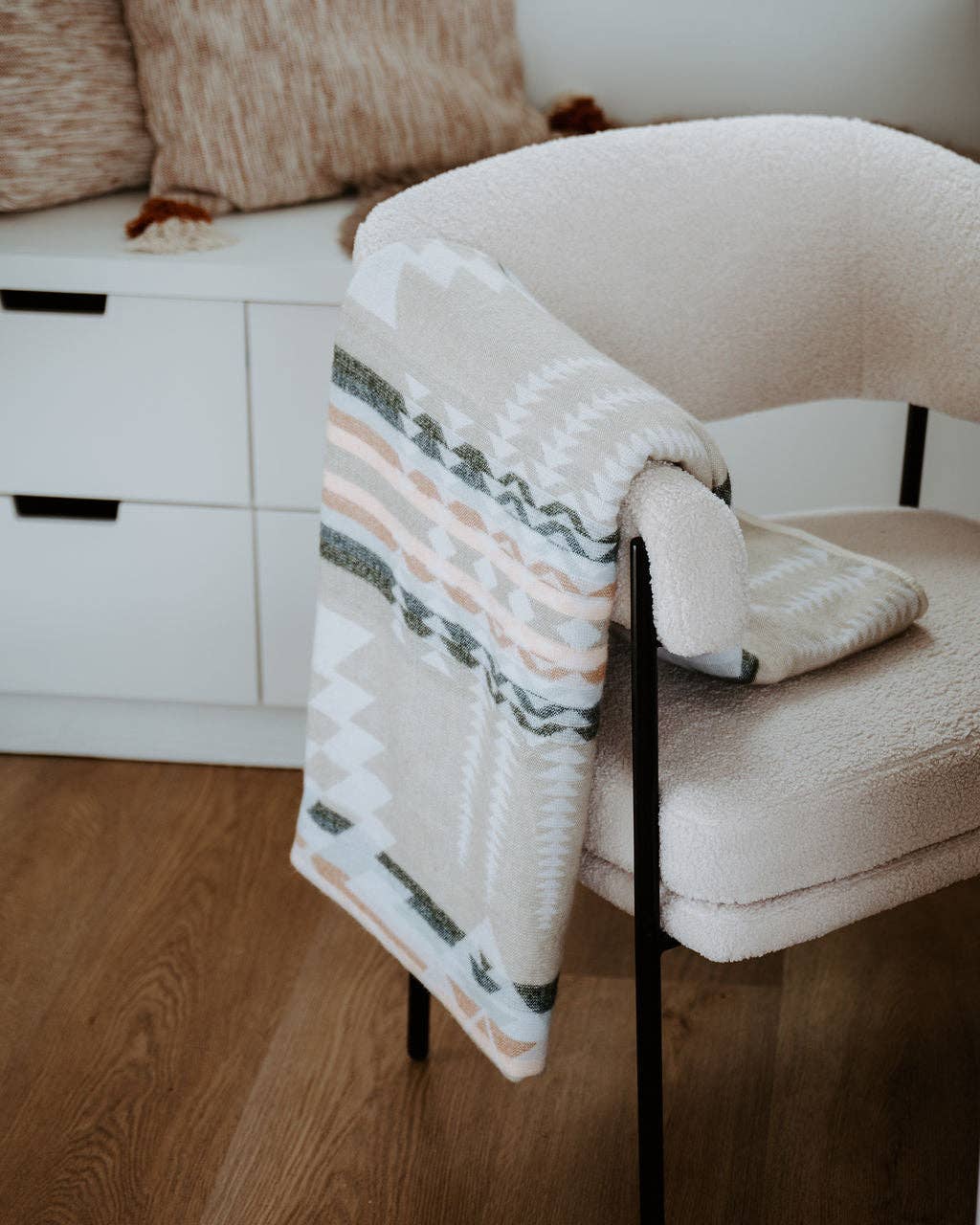 Wylde Brigade - Wholesale Throw Blanket - Puyo Aztec Reversible Blanket14