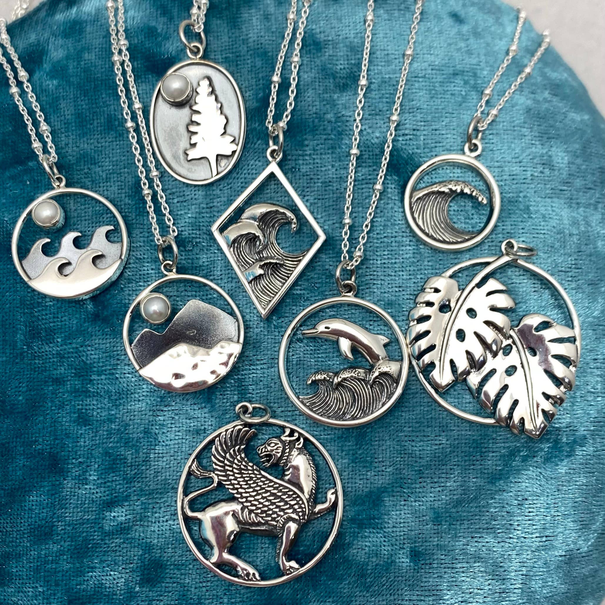 Elizabeth Jewelry - Vendita all'ingrosso Collana con ciondolo/pendaglio - Collana con ciondolo a forma di delfino in argento sterling che salta tra le onde, catena da 18".3