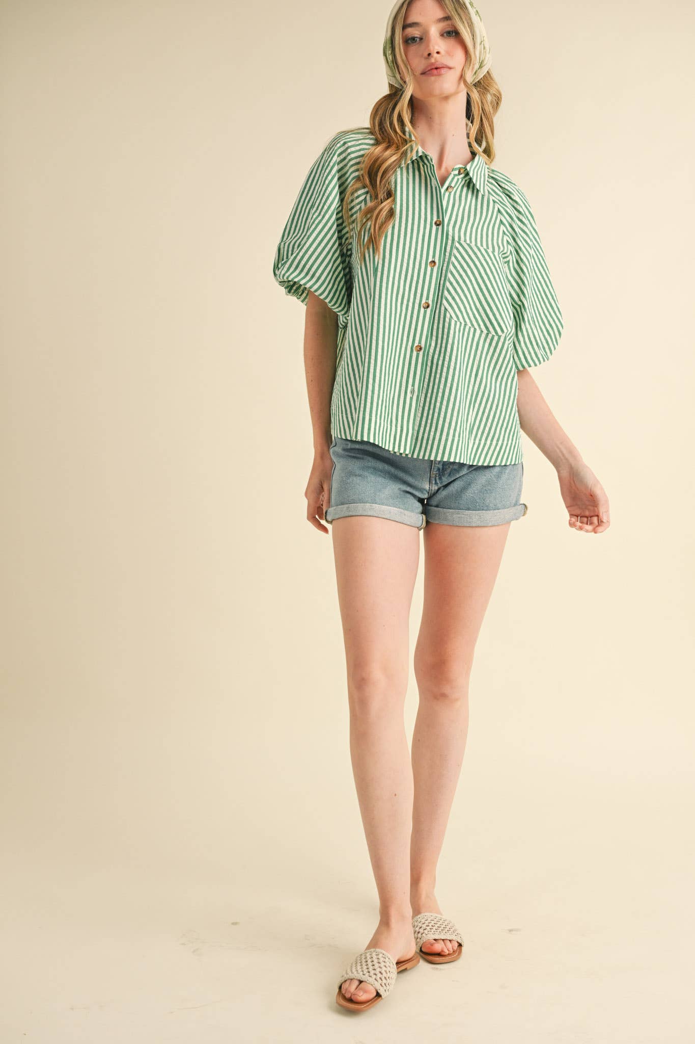 &MERCI – Engroshandel Skjorte med buttondown – til kvinder – STRIBET BOBLEÆRME KNAPNED TOP MTP332915