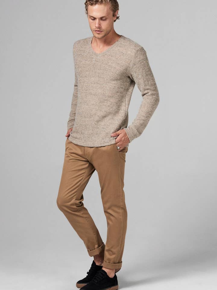 Maglione Melange a V in Morbida Maglia da Uomo per la vendita all'ingrosso da parte di Mika Jaymes