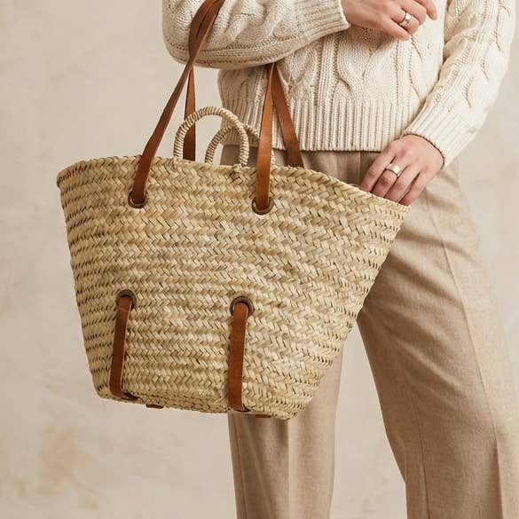 Handwoven Straw Tote Bag - Leather Strap Boho Beach Shopper for wholesale by Gran Wholesale