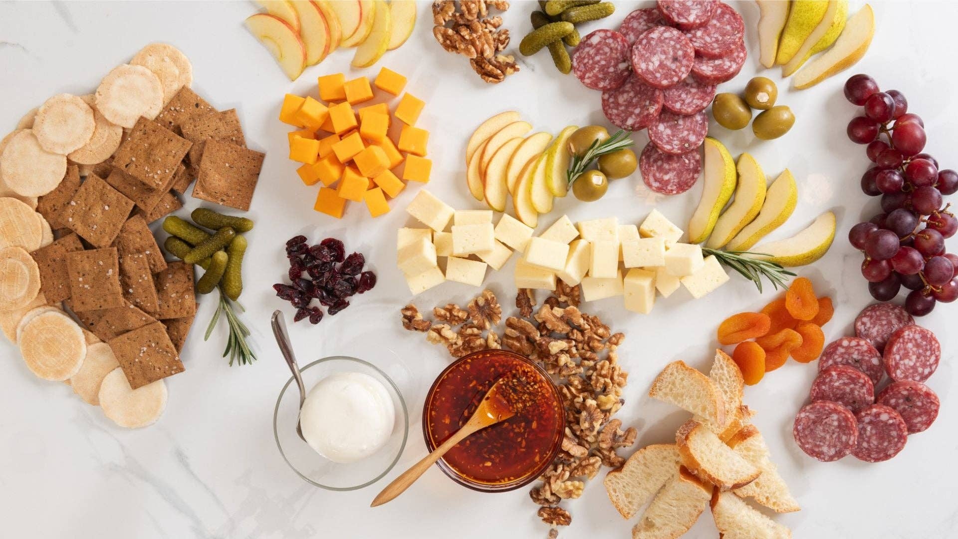 5 Lakes Flavor - Wholesale Sauce - Chili Crisp with Olive Oil – Ruby Crunch Original, 8oz Jar2