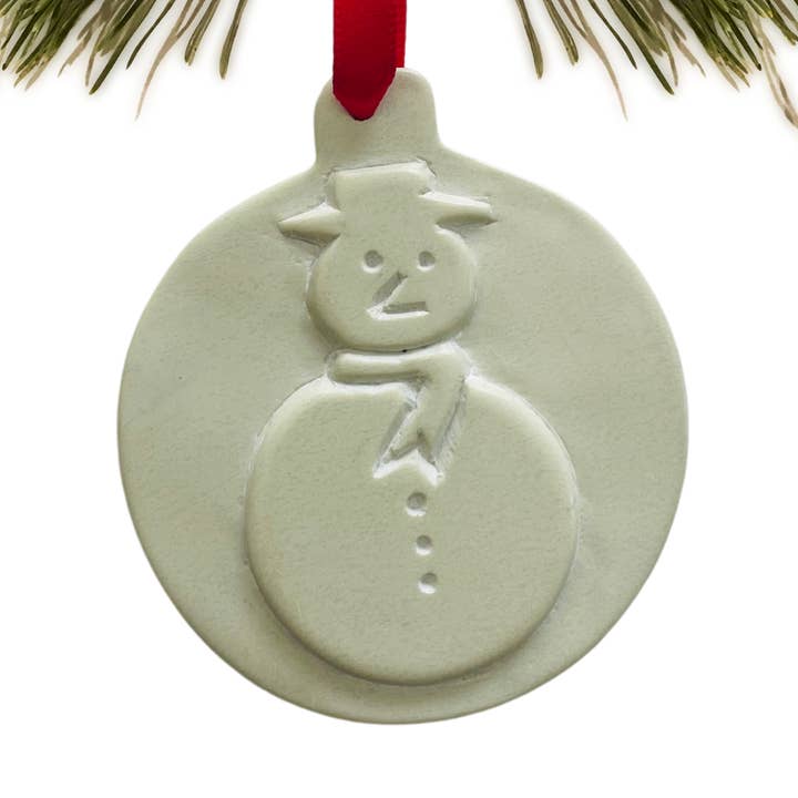 Kenya | Snögubbe i täljsten | Julprydnad för wholesale av Beautifully Made Fair Trade