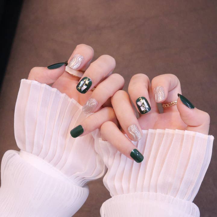 Verde Oscuro Esmeralda oscura ovalada corta, cuadrada, prensa sobre uñas con ondas de venta al por mayor en Faire