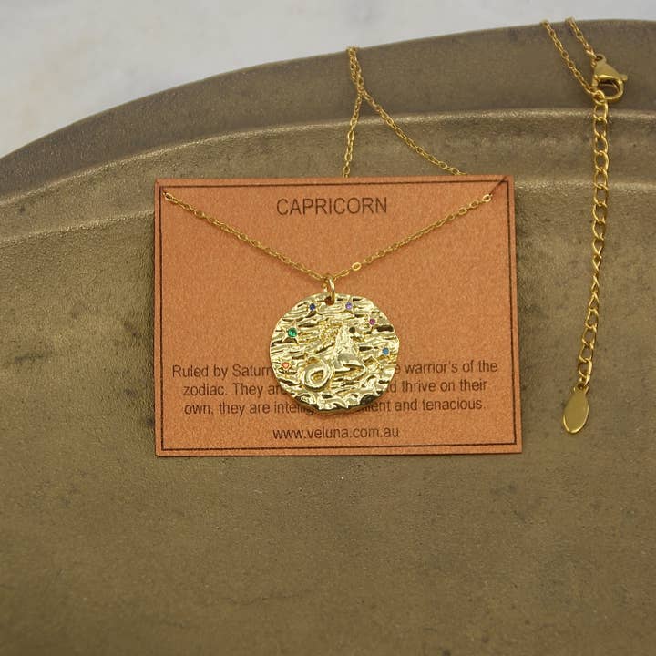 Pendentif astrologique Capricorne de l'âge d'or pour la vente par Veluna