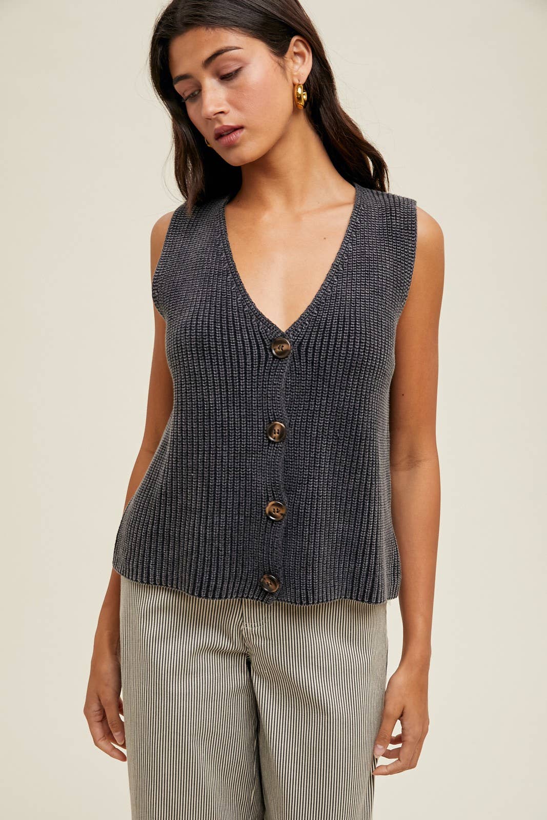 CHARCOAL BUTTON-UP SWEATER VEST / WL25-10691 for wholesale on Faire