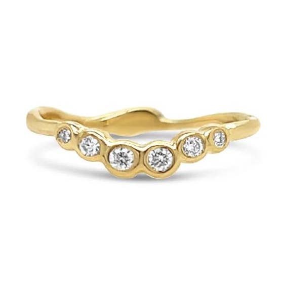Anillo Halo de Seis Diamantes Brillantes en oro de 14k para venta al por mayor de Emily Amey Jewelry