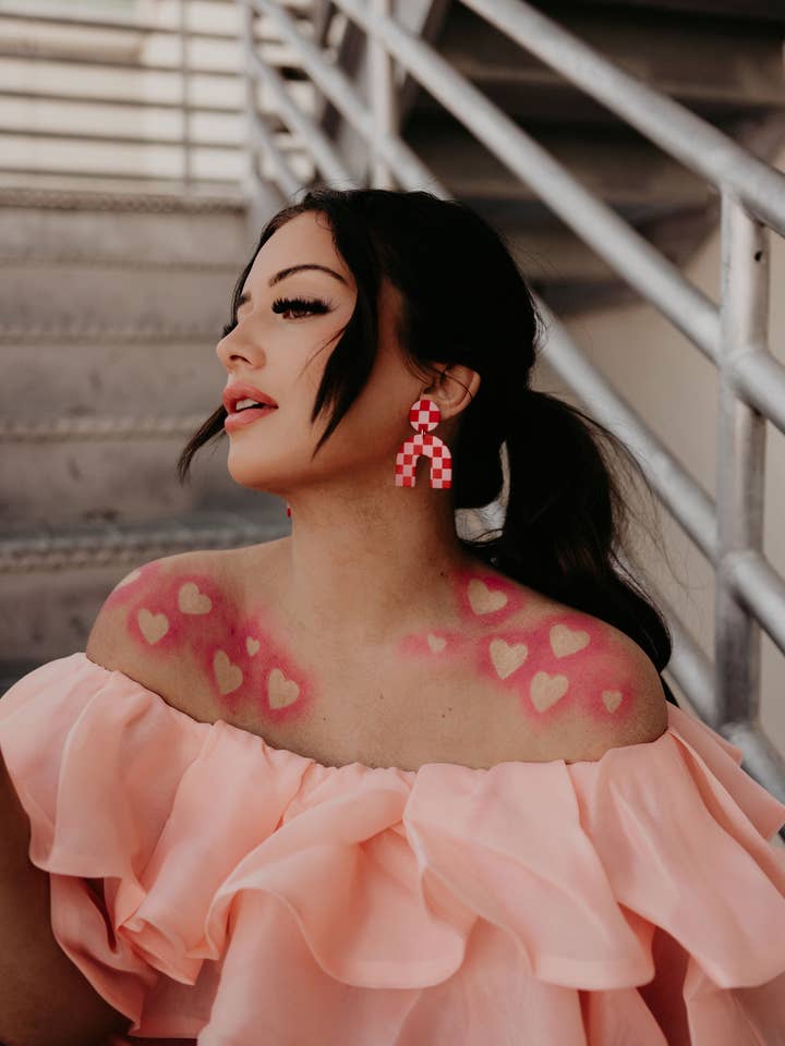 Chunky Arch en damier rose+rouge pour la vente par Corvega Clay Goods