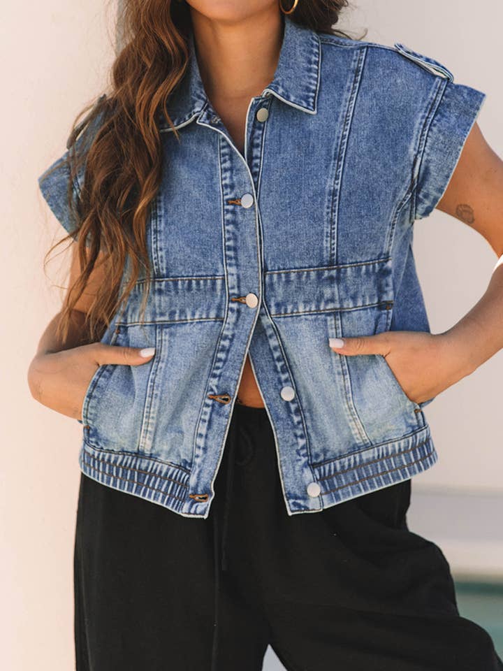 Gilet en denim délavé à l'acide avec ourlet élastique et boutons pour la vente par LALA LOO