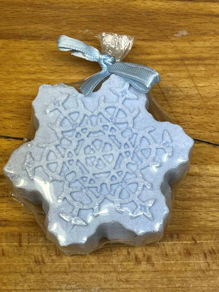 Eucalyptus Peppermint Shower Bombs for wholesale by Laurel Mountain Soaps