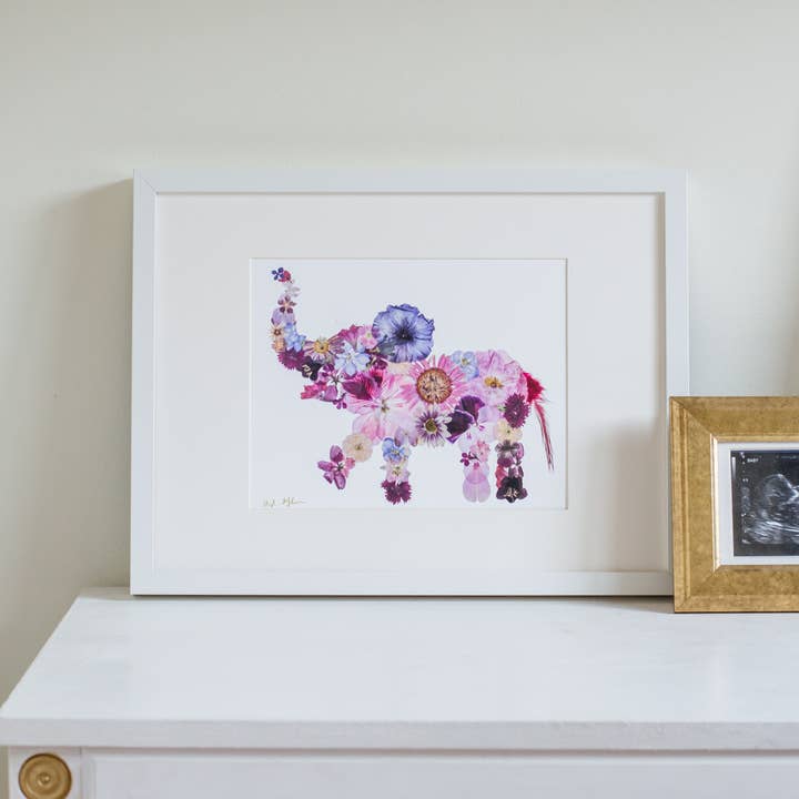 „Evelyn“ Elefanttryk | Presset blomsterkunst for engroshandel hos Oxeye Floral Co.