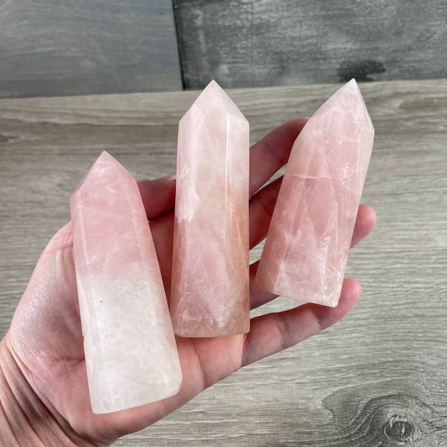 Keystone Crystals - Vente Pierre et cristal de spiritualité - Obélisques en pierres précieuses 5–8 oz – Tours en cristal pour magasins de détail5