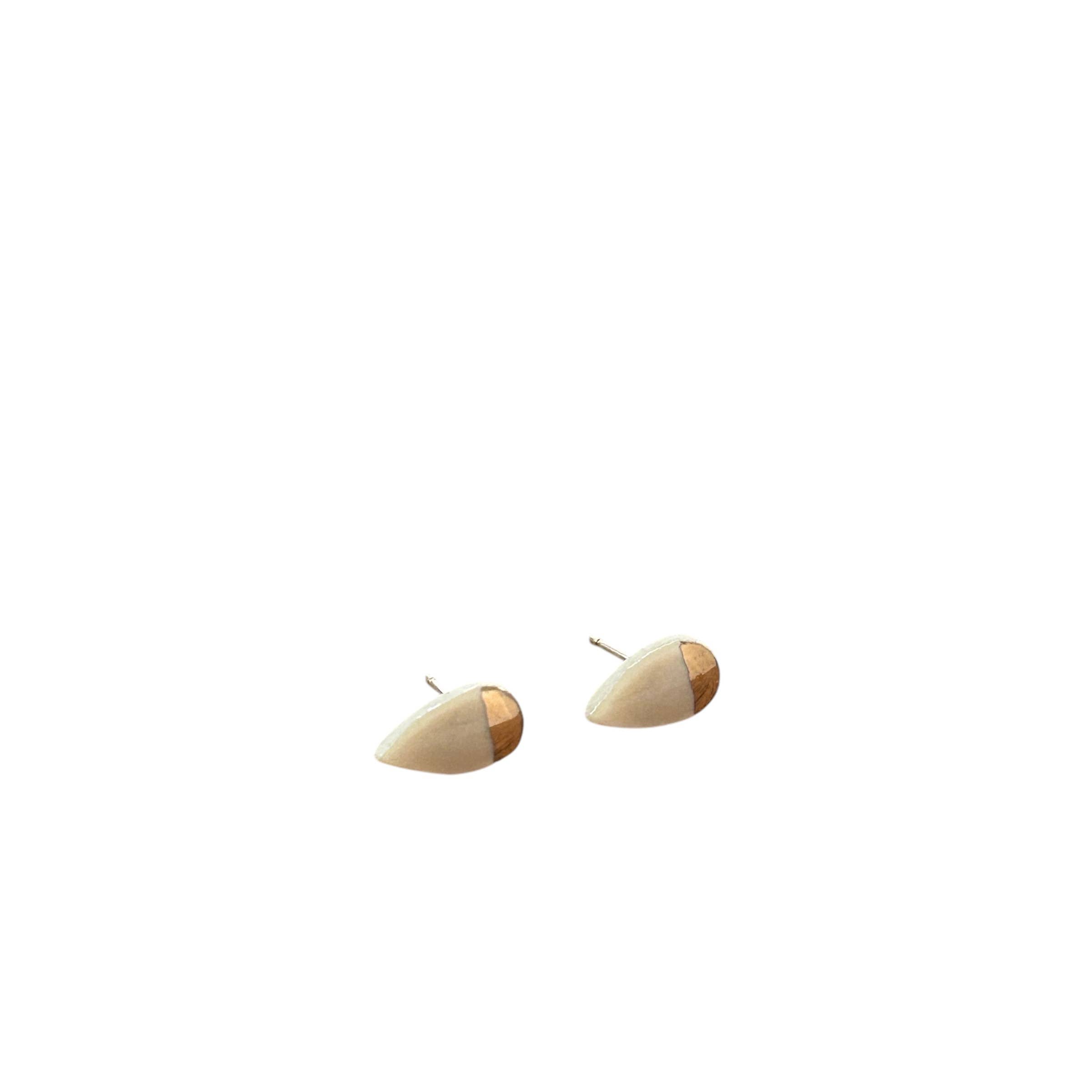 ZOE COMINGS - Wholesale Knopjes/oorstekers - Kleine Bloemblad Oorbellen9