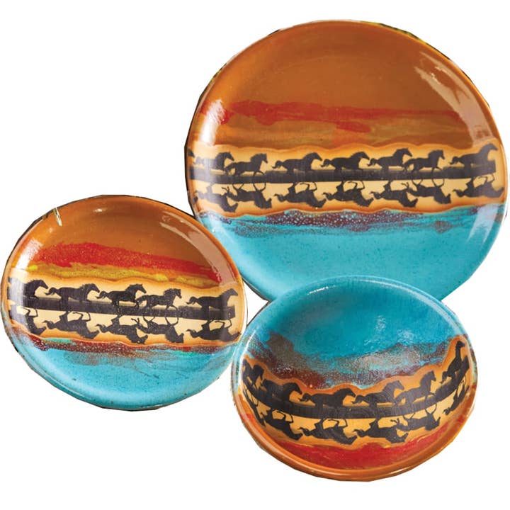 Service de table Reflets de Chevaux (fabriqué sur commande) pour la vente par Always Azul Pottery