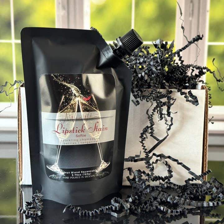 Tache de Rouge à Lèvres Douce | Cire Fondante Douce | Bougie à Presser pour la vente par A Warm Welcome