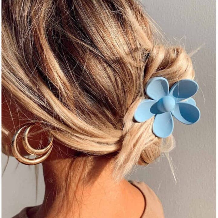 Nakoa The Label - Wholesale Hair Clip - Women's - Claw Clip -- Flower - Light Blue