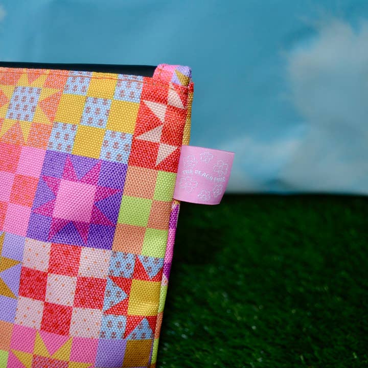 The Peach Fuzz - Wholesale Pouch - Women's - Patchwork Quilt Smell-Proof Stash Bag