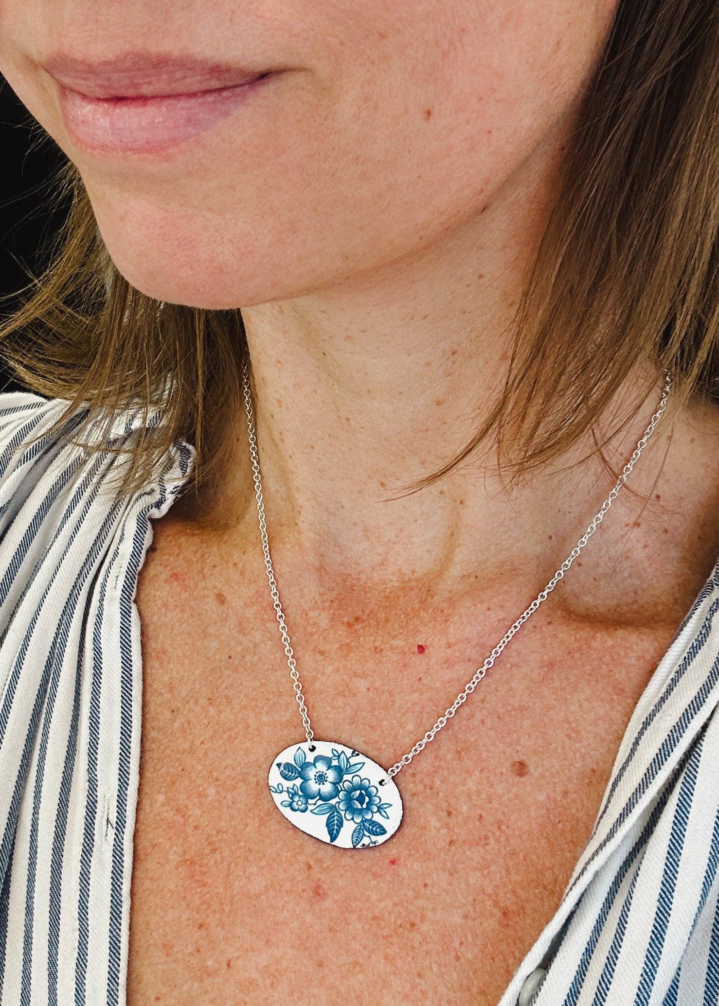 Rising Jewelry - Vente Colliers à pendentif - Collier Fleur, Héritage Bleu, Bijou Floral Vintage Cadeau2
