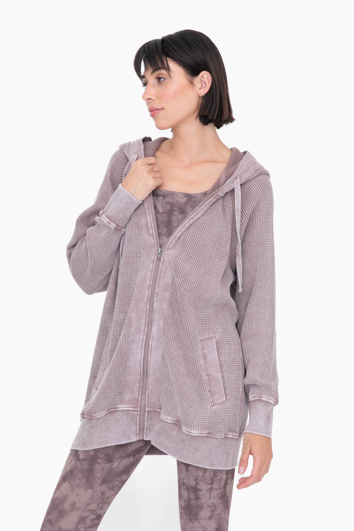 Mono B - Vendita all'ingrosso Felpa con cappuccio - Donna - Giacca oversize con cappuccio e zip lavata con acqua minerale8
