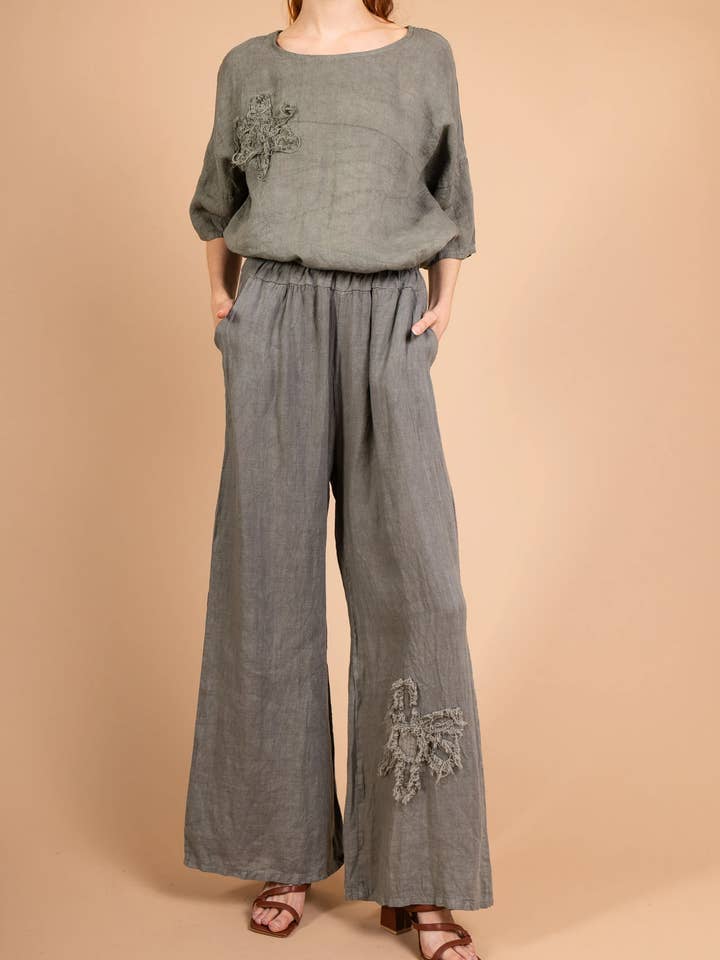 Pantalon à fleur en lin 20656 pour la vente par Shyloh