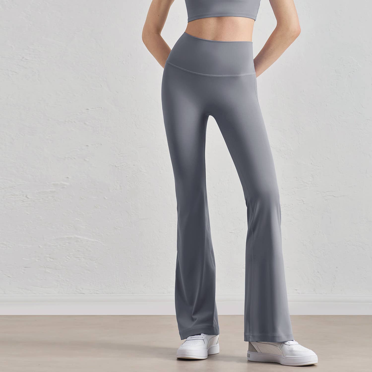 91thelabel - Vente Pantalon de sport – femme - Pantalon de yoga taille haute évasé sculptant Athena12