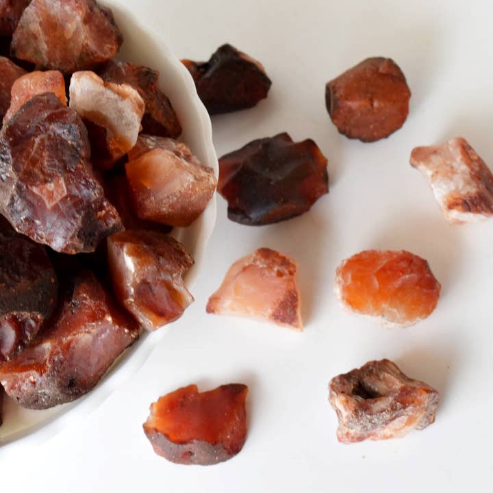 Soothing Crystals – Engroshandel Spirituelle sten og krystaller – 100g Rå Ædelsten | Karneol | Helbredende Rå Krystaller