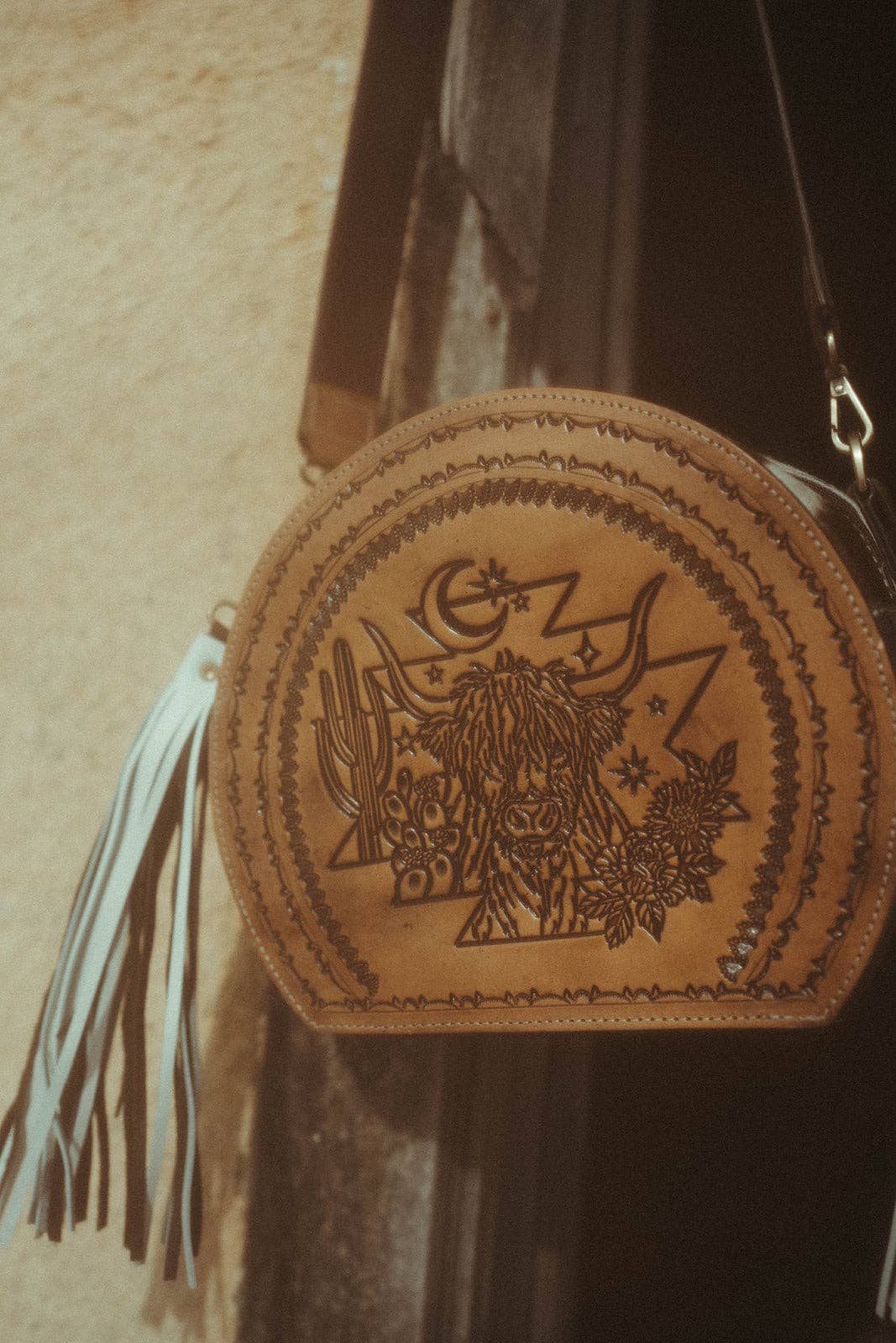 Haute Southern Hyde - Vente Sac à bandoulière – femme - La cantine usinée en cuir Bucking, une ville de la Haute Southern Hyde9