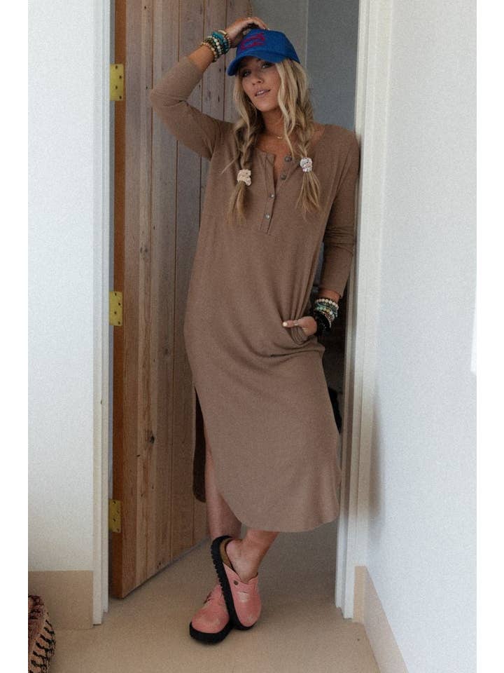 Three Bird Nest - Wholesale Dress - Women's - Simply Comfort Dress - Mocha