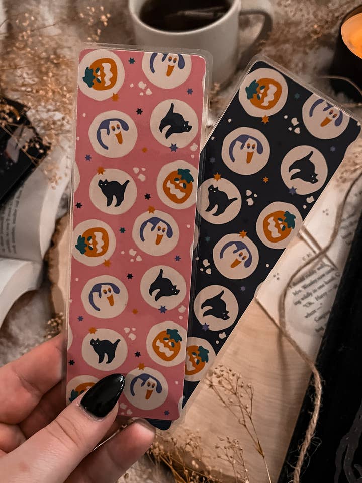 Marque-page de biscuits d'Halloween effrayants pour la vente par Shadowbound Spines LLC