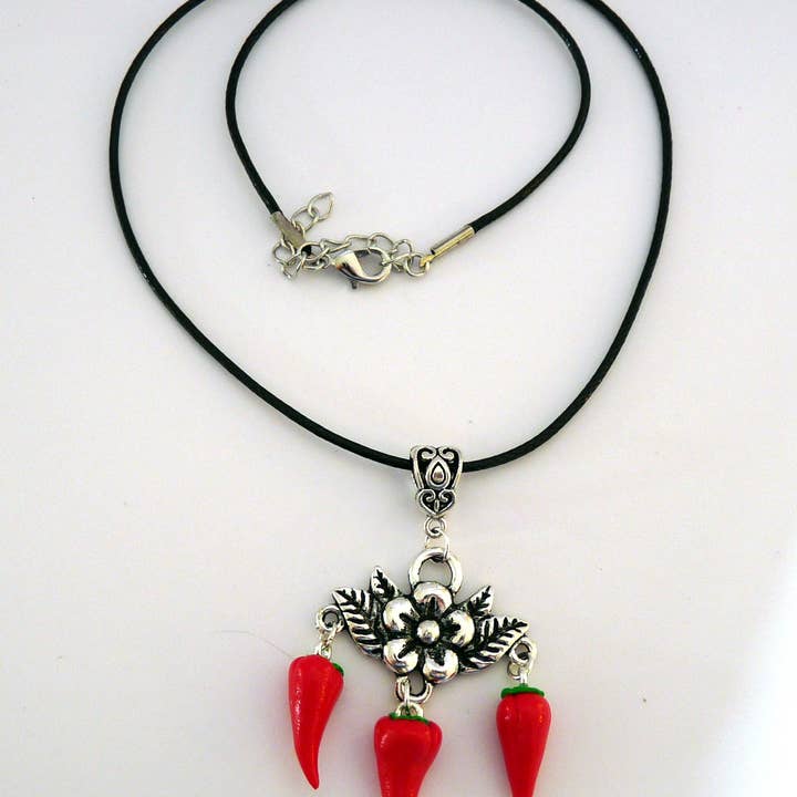 Sofishops - Wholesale Pendant/Charm Necklace - Basque pendant 3 peppers2