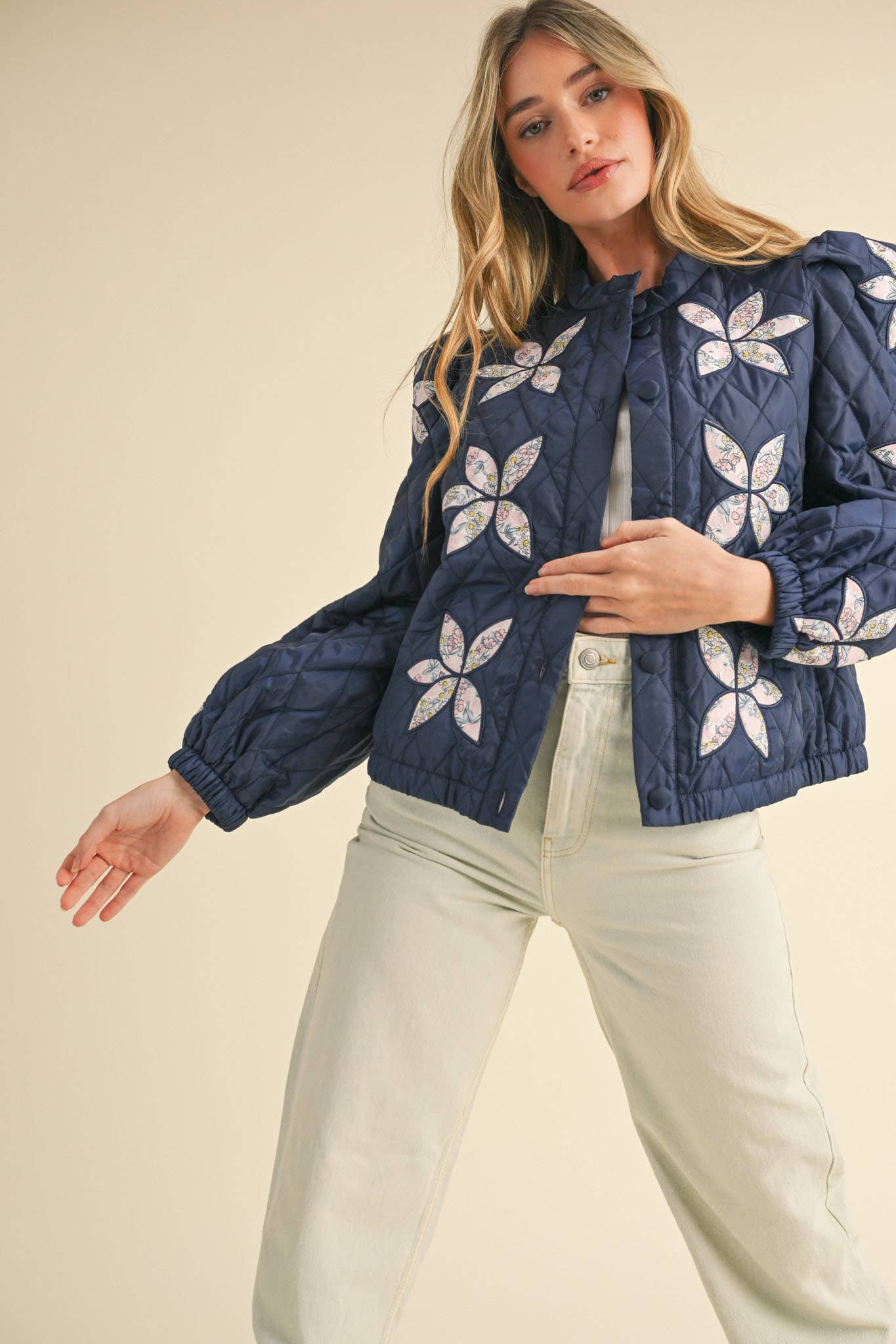 &MERCI - Wholesale Jacket - Women's - QUILTED JACKET WITH FLORAL PATCHWORK MJK330019