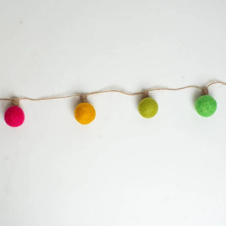 ART HIMALAYAN TRADING LTD - Wholesale Bunting/Garland - Handmade Christmas Décor felt holiday LIGHT BULB garland4