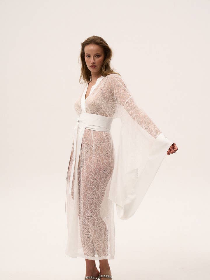 Blondeskjortekåbe i gennemsigtigt materiale for engroshandel hos IDENTITY LINGERIE