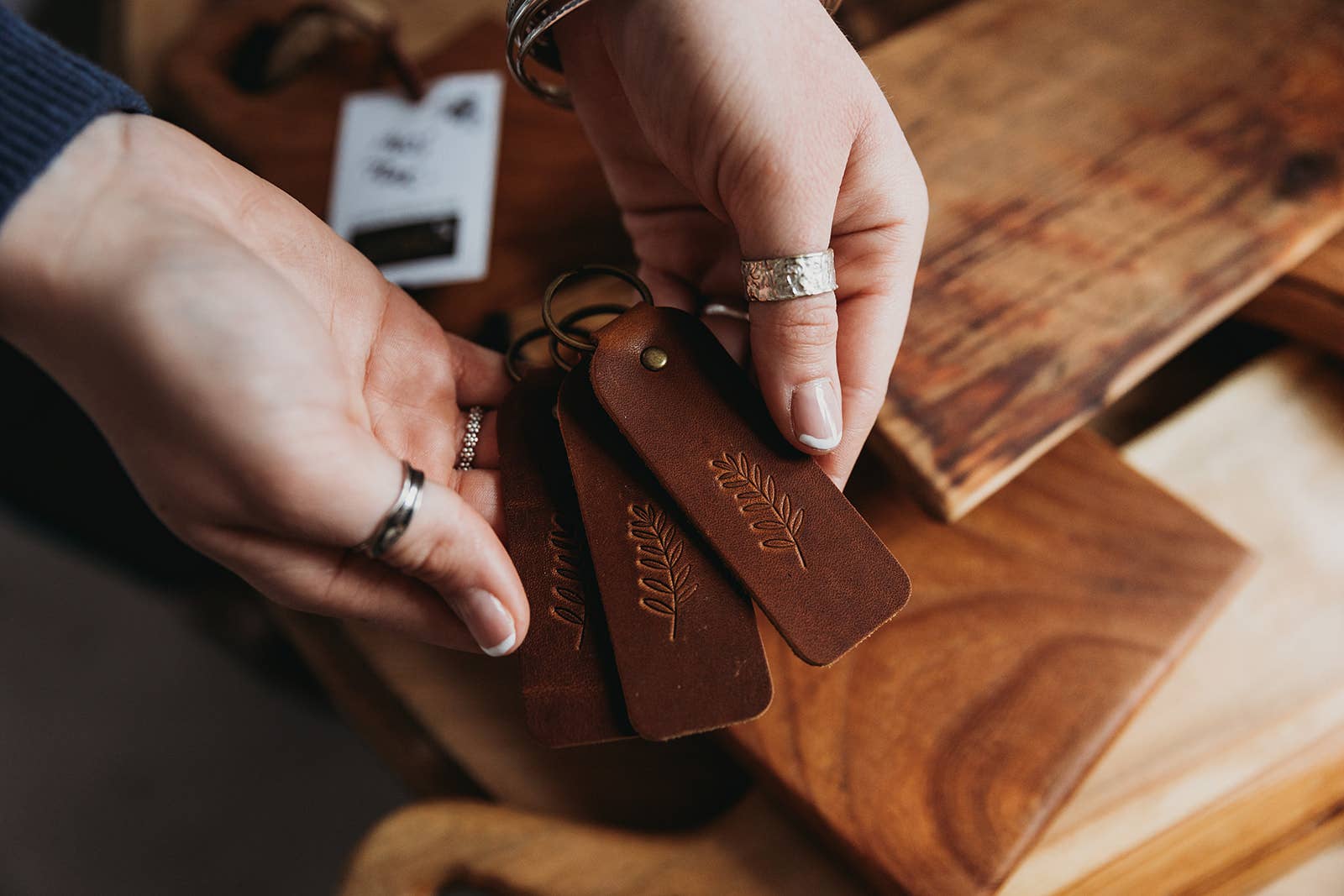 Lucas Ruth - Wholesale Keychain - Unisex - Floral Leather Keyrings Key Fobs2