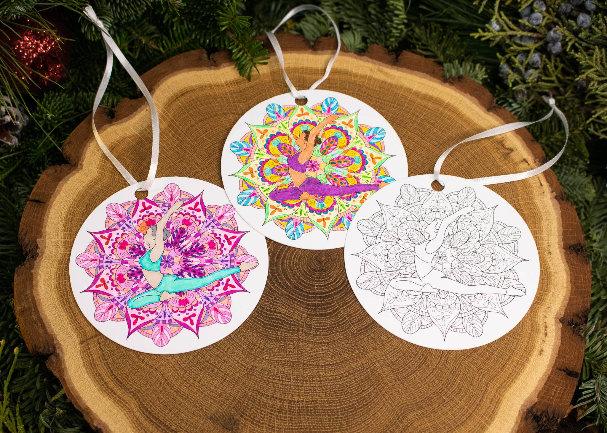 Iron Maid Art – Ornamento por atacado – Yoga Coloring Ornamento de Natal Presente de Natal Meditação1