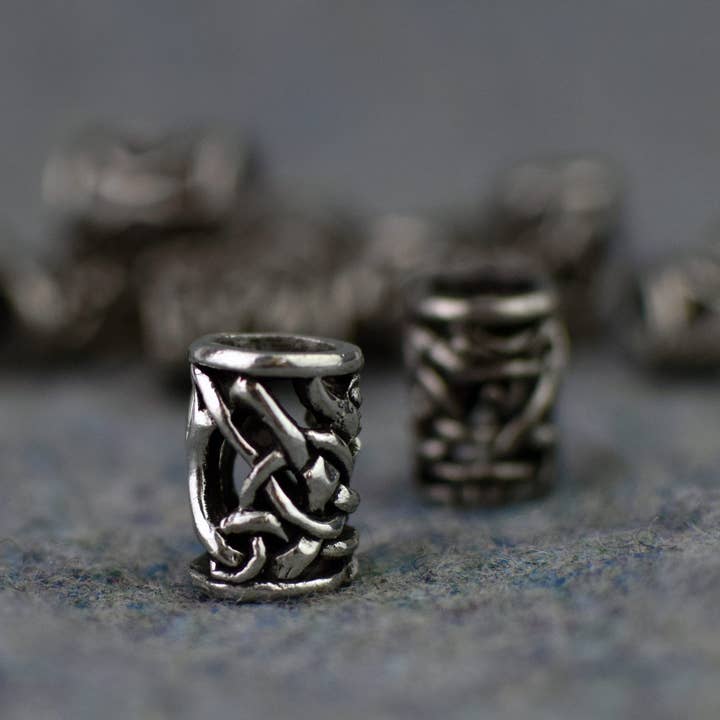 Asgard - Venta al por mayor Abalorios/colgantes individuales - Abalorio de barba de nudo vikingo dragón de urnes calado
