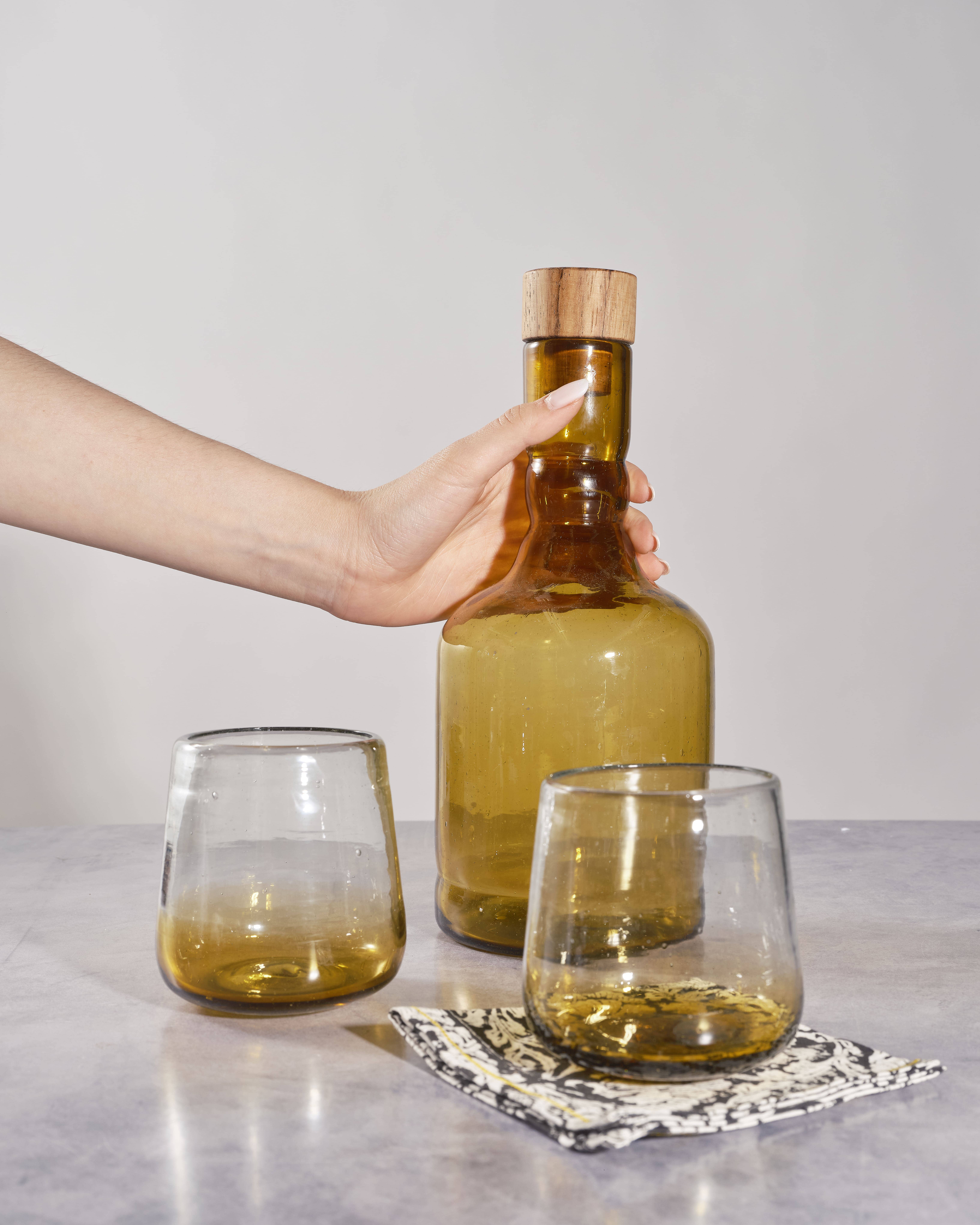 Sobremesa – wholesale Dekanter – Bärnstensfärgad glasflaska med topp, brun karaff, handblåst2