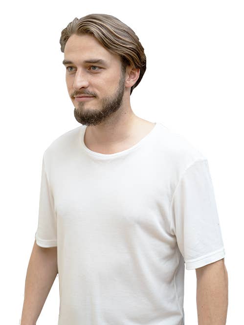 T-shirt basique blanc cassé pour la vente par Ragnarøk Clothing