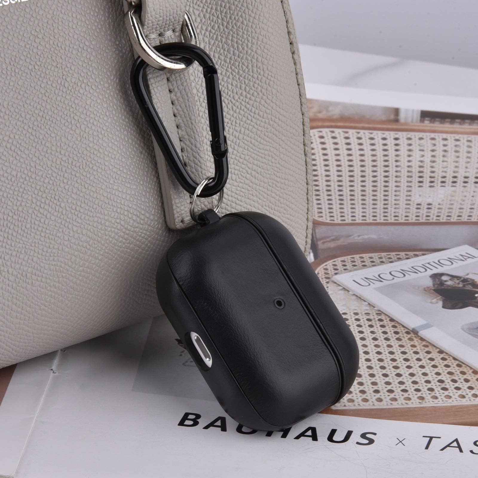 Worryfree Gadgets - Wholesale Earphone/Headphone Case - Unisex - Leather Case for Apple AirPod Pro with Keychain8