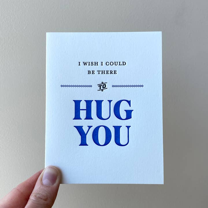 The Happy Envelope – Großhandel Liebeskarte – Hug You Letterpress-Karte