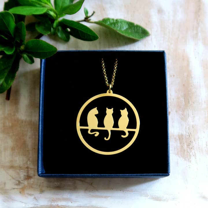 Hirondelle Bijoux - Wholesale Pendant/Charm Necklace - Long necklace 3 cats perched gold or silver, animals, fine